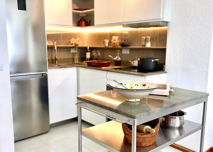 Alexia Complex 2br 9min To Sea 5min To Town At1833