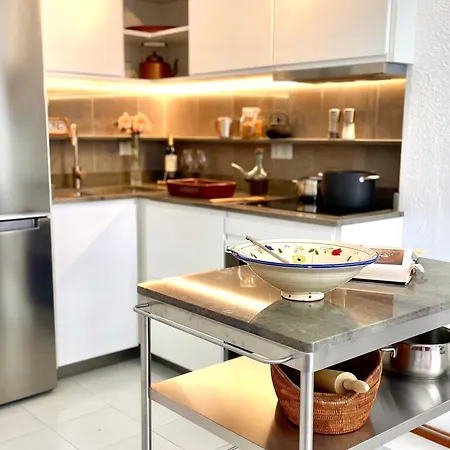 Alexia Complex 2br 9min To Sea 5min To Town At1833