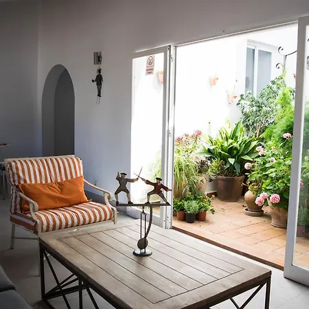 Alexia Complex 2br 9min To Sea 5min To Town At1833