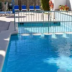 Alexia Complex 2br 9min To Sea 5min To Town At1833