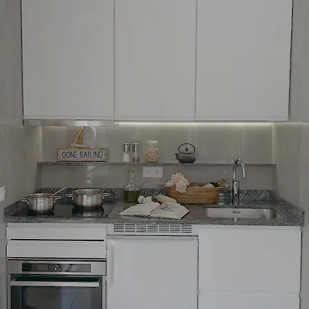 Alexia Complex 2br 9min To Sea 5min To Town At1833 *