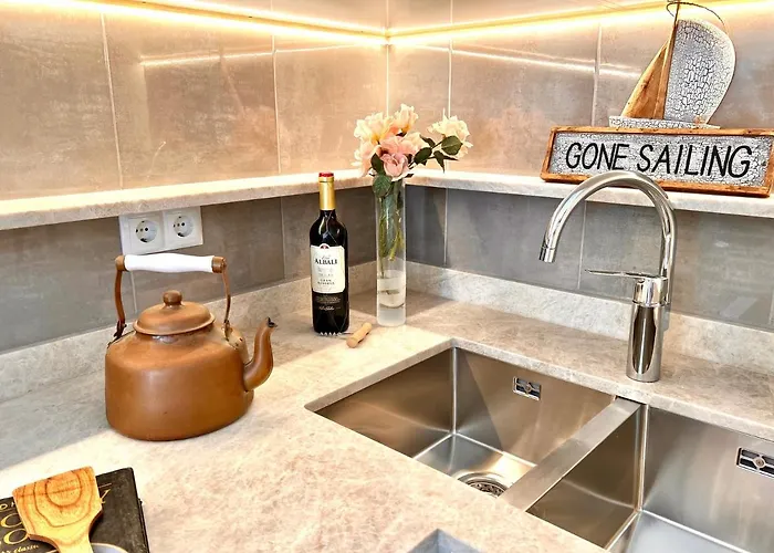 Alexia Complex 2br 9min To Sea 5min To Town At1833 * 포엔샤 항구