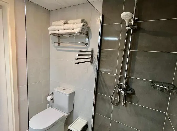 Alexia Complex 2br 9min To Sea 5min To Town At1833 *