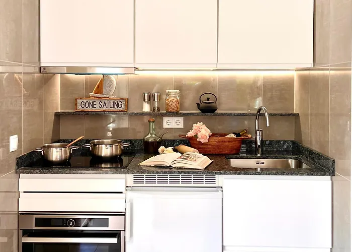 Alexia Complex 2br 9min To Sea 5min To Town At1833