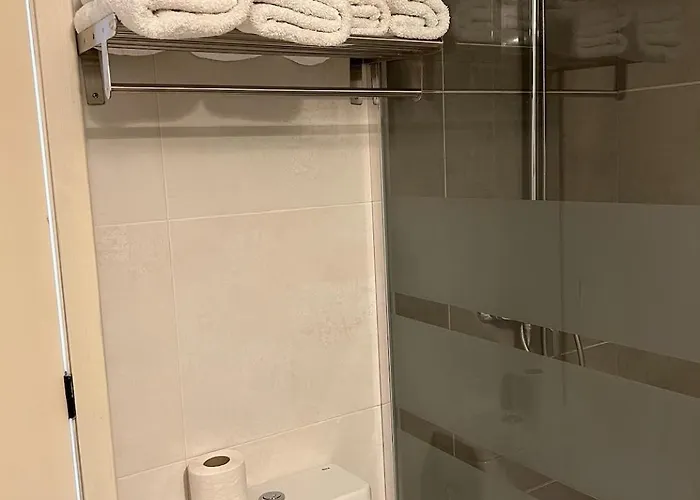 Alexia Complex 2br 9min To Sea 5min To Town At1833